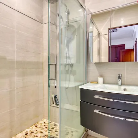 Apartment Charming Flat In Javel District South-west